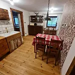 Czerwony Dworek 8 - Karkonosze Мыслаковице