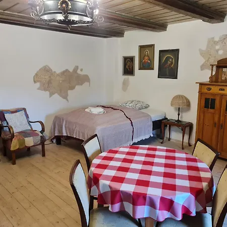 Gospodarstwo agroturystyczne Zabytkowy Dom Czerwony Dworek 8