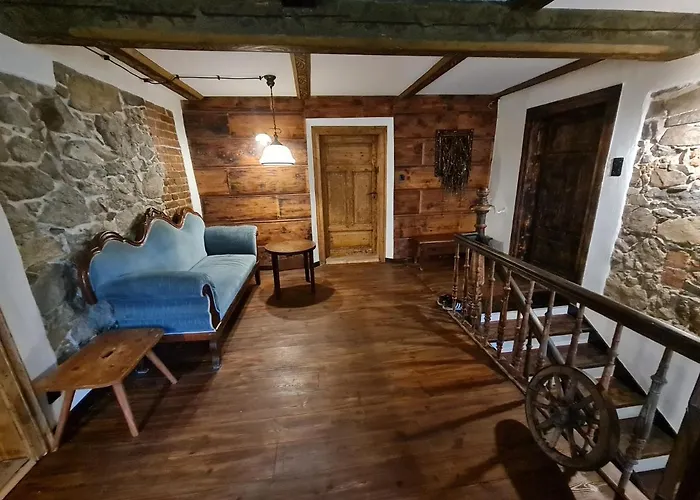 Zabytkowy Dom Czerwony Dworek 8 Gospodarstwo agroturystyczne Mysłakowice