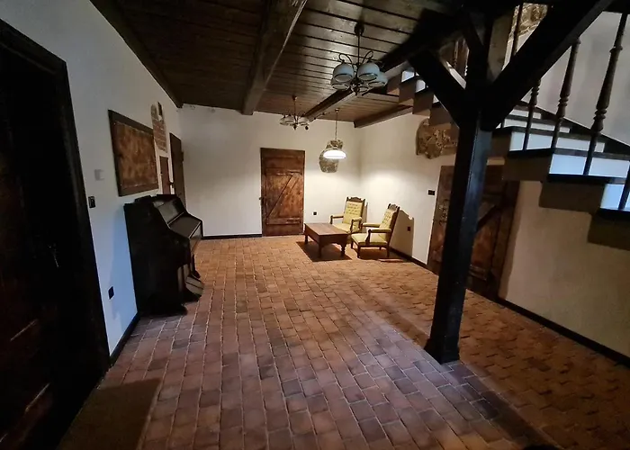 Gospodarstwo agroturystyczne Zabytkowy Dom Czerwony Dworek 8 Mysłakowice